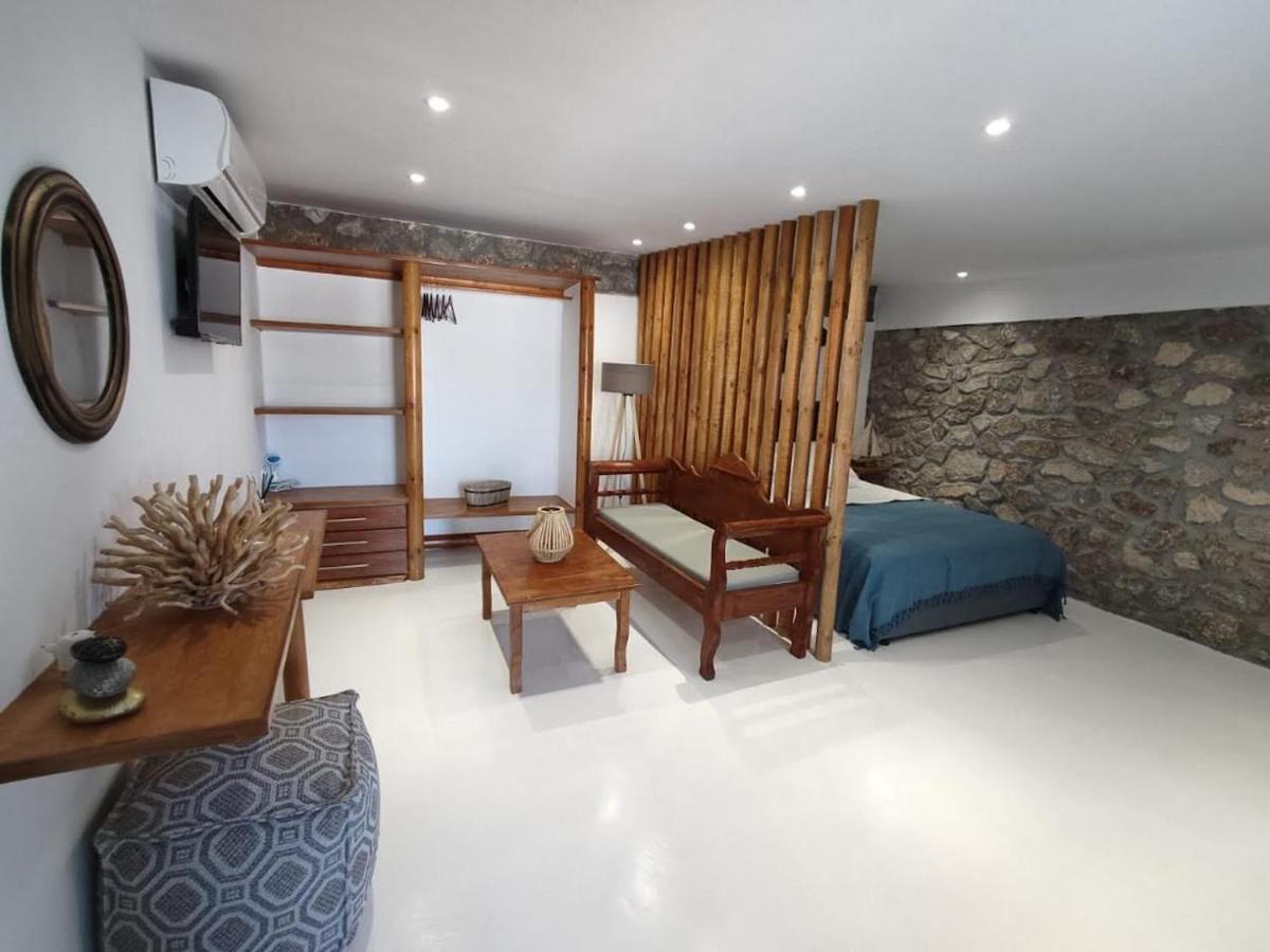 Woodstone Studios & Apartments Santorini Pýrgos Extérieur photo