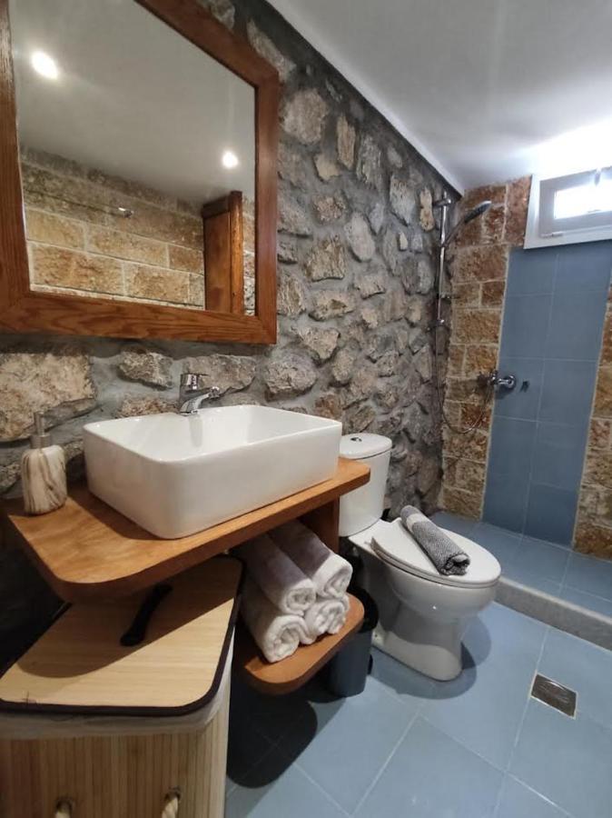 Woodstone Studios & Apartments Santorini Pýrgos Extérieur photo