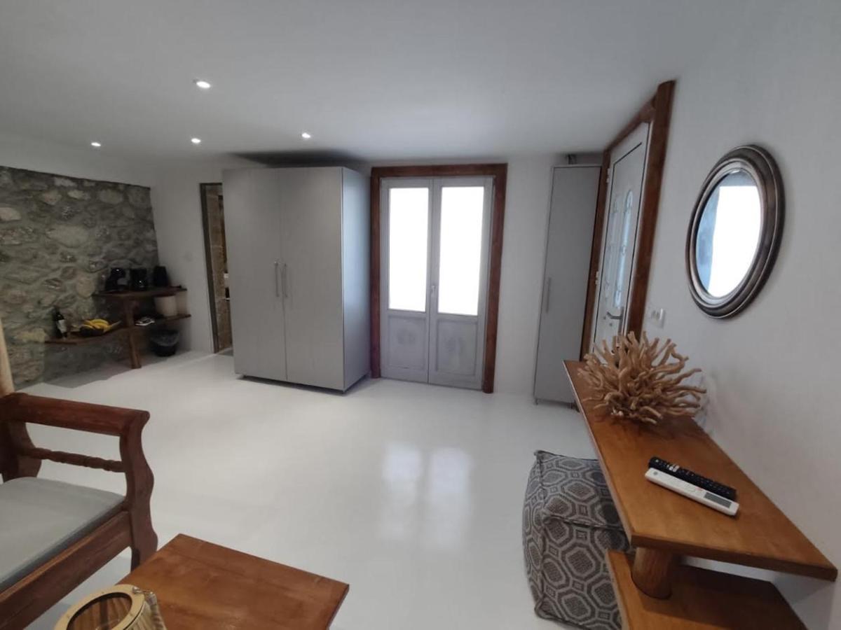 Woodstone Studios & Apartments Santorini Pýrgos Extérieur photo