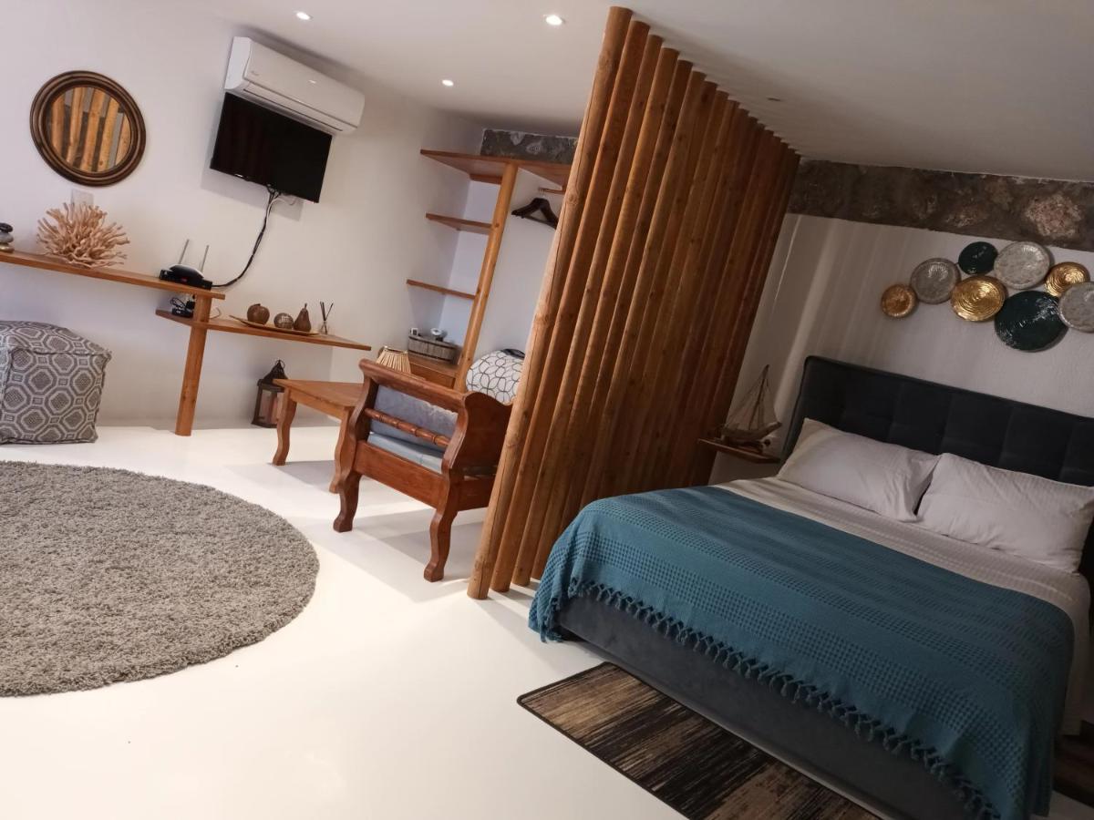Woodstone Studios & Apartments Santorini Pýrgos Extérieur photo